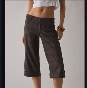 Urban Outfitters Kimchi Blue Office Siren Low-Rise Wide Leg Cropped Pant